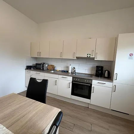 Business 134 - Monteur- & Mit 8 Einzelbetten Apartament